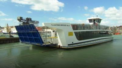 Cowes chain ferry