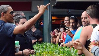 Obama makes haka sign