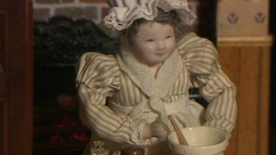 Dolls' house cook