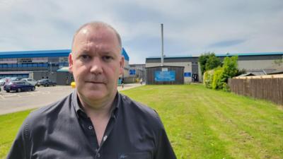 An t-Urr Alasdair MacAmhlaigh