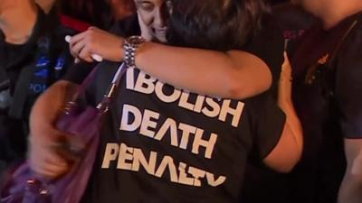 T-shirt with slogan saying: Abolish death penalty
