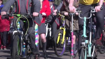 At the start of the week, some of you decided to swap the car to cycle, scoot or walk instead. Newsround went to one school to find out why.