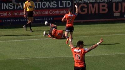 Castleford Tigers celebrate Greg Eden's try