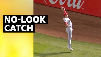 Los Angeles Angels' Hunter Renfroe makes a no-look catch