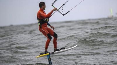 Kite foil racer