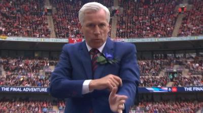 Alan Pardew dancing