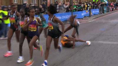 London Marathon: Sumgong wins despite fall