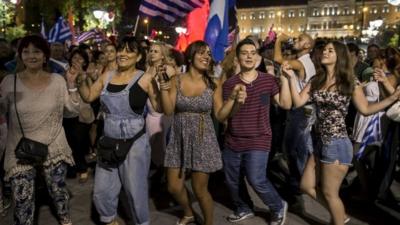 'No' vote supporters celebrate