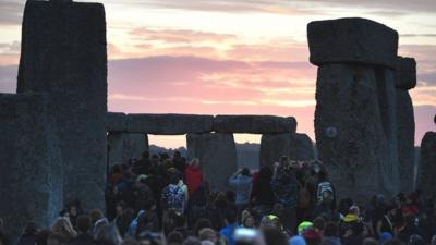 Stonehenge solstice