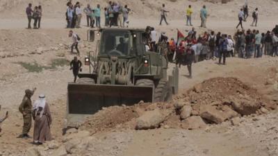 Bulldozer in Khan al Ahmar.