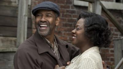 Denzel Washington and Viola Davis in Fences