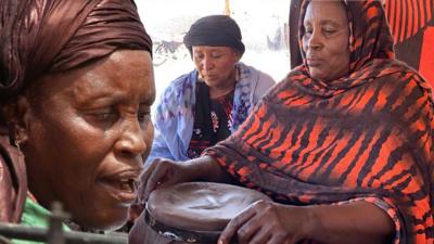 Women playing tende in Niger