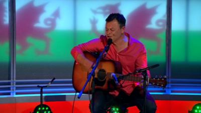 James Dean Bradfield