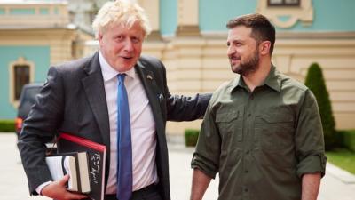 Boris Johnson and Volodymyr Zelensky