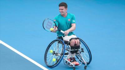 Gordon Reid playing tennis.