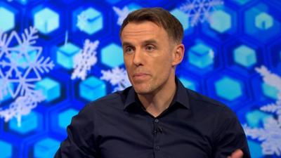 Neville backs Liverpool for title