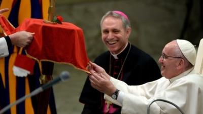 Pope and illusionist at the vatican