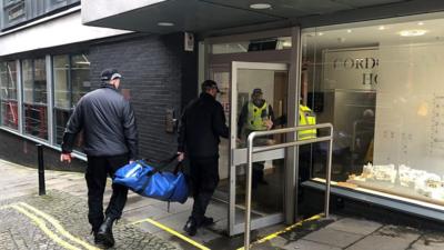 Police enter SNP headquarters in Edinburgh