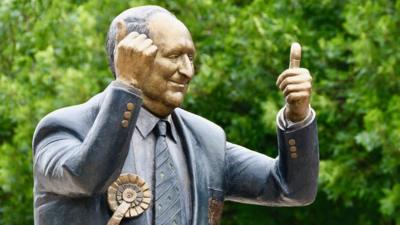 Thumbs up from Sir Jack