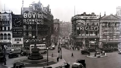 Piccadilly Circus in 1949