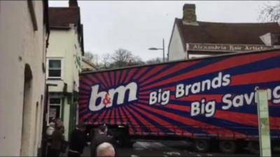 Lorry stuck on a street in Ipswich town centre