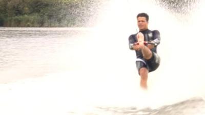 Barefoot waterskier