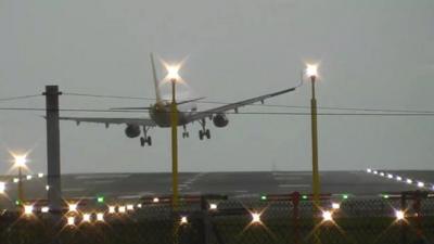 Plane aborts landing due to gusts up to 70mph