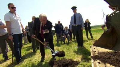 George 'Johnny' Johnson at RAF sculpture ceremony