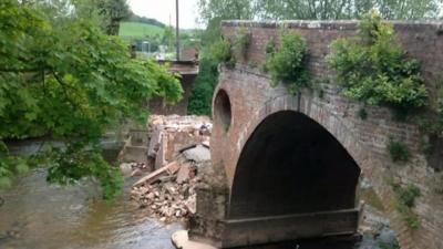 Eastham Bridge collapsed