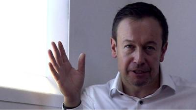 Dan Simmons