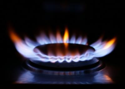 Tha 82% de dhachaighean ann an sgìre an Rubha agus Shanndabhaig ann an Leòdhas a' fulang bochdainn connaidh, a rèir an rannsachaidh as ùire a rinneadh ann.