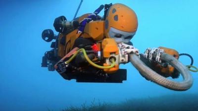 Stanford University's scuba diving robot