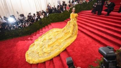 Guo Pei dress