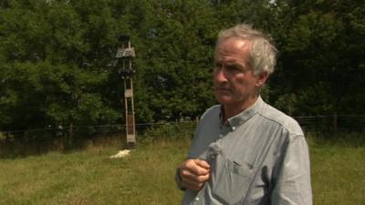 Richard Guy, builds his own mast for 4G signal