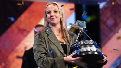 Beth Mead with the Sports Personality of the Year trophy