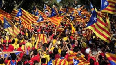 Protestio ar strydoedd Catalwnia