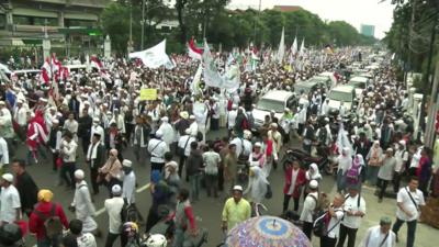 Thousands protest against Jakarta governor