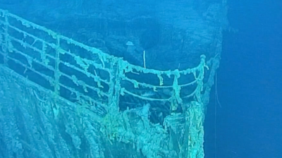 Bow of Titanic missing section of railing