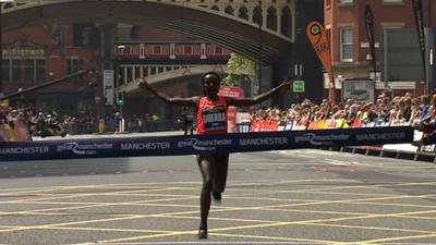 Dibaba wins third Great Manchester run