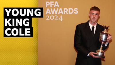 Cole Palmer with the PFA Young Player of the Year award