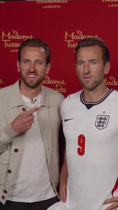 Harry Kane with his waxwork model of himself