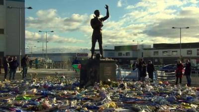 Cardiff supporters pay tribute to missing Emiliano Sala in first home game since his disappearance.