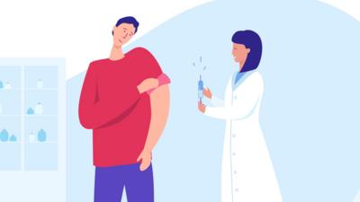 doctor-gives-patient-vaccine