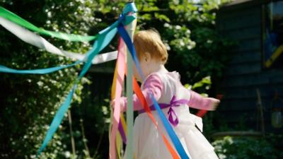 Maypole dance