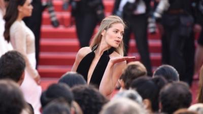 Model Doutzen Kroes attends the "Cafe Society" premiere