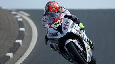 Alastair Seeley dramatically edged out Michael Dunlop for Superbike pole position at the North West 200