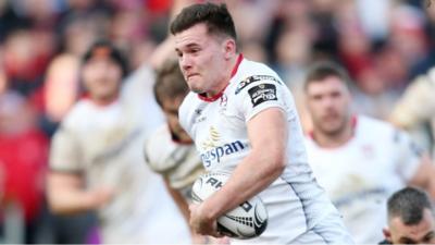 Jacob Stockdale on his way to scoring a try