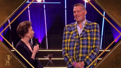 Princess Royal presents Doddie Weir with Helen Rollason Award