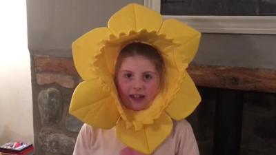 Child dressed as a daffodils