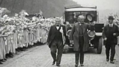 David Lloyd George cheered by crowds